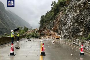 曼联官方：球队20岁青训前锋埃梅兰永久转会加盟荷乙格罗宁根